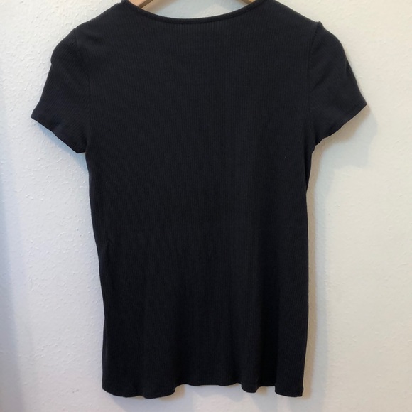 American Eagle Soft and Sexy Strappy V-Neck Shirt - Picture 4 of 5